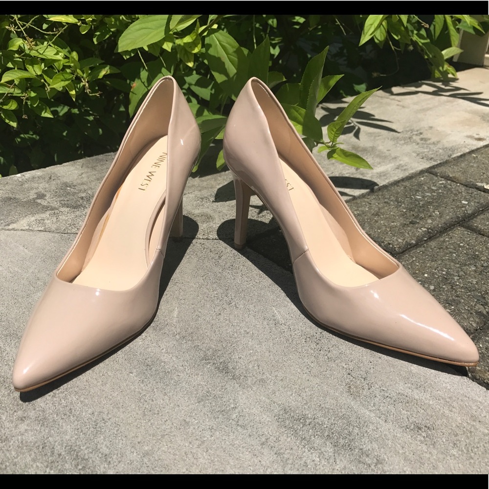NWOT Nine West 3.5" nude pumps size 6.5